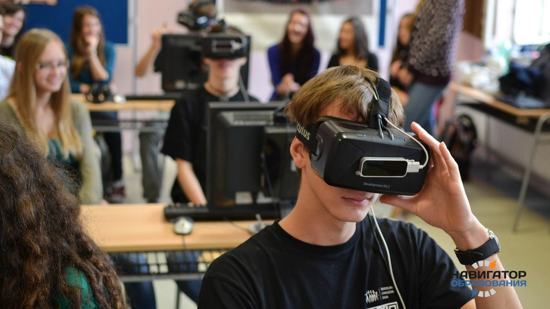 В ДВФУ занимаются подготовкой программ по освоению школьных курсов с использованием VR-технологий